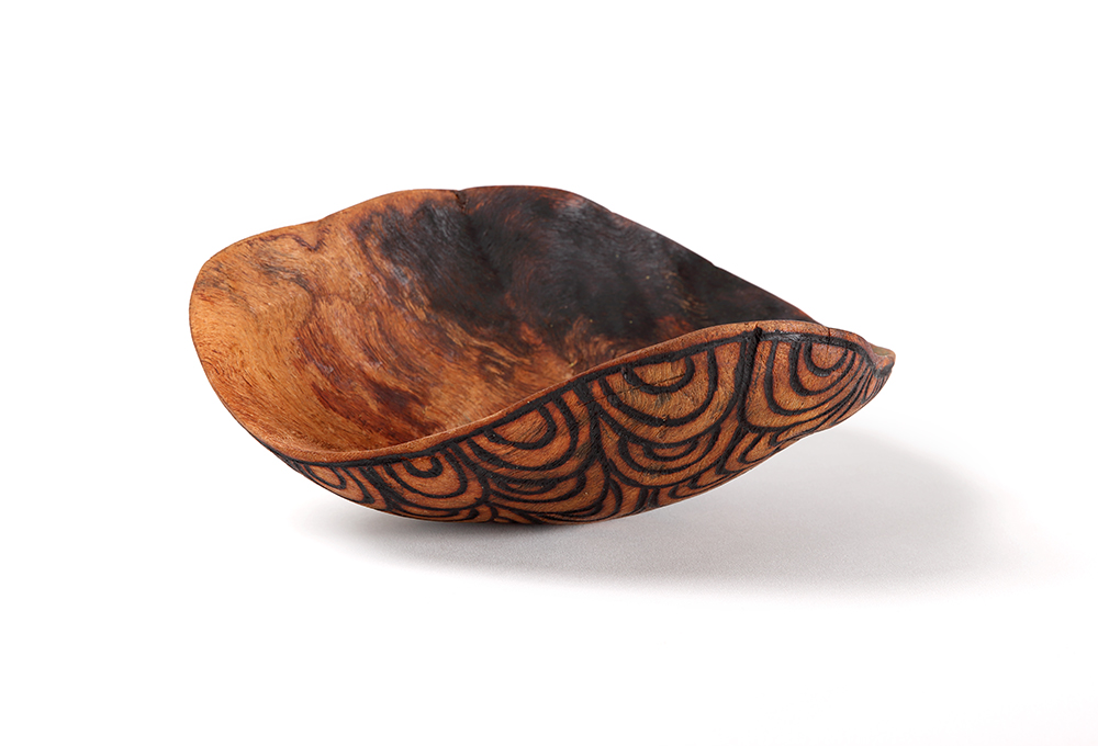 Wira (small bowl) - Sculpture - Dianne Golding